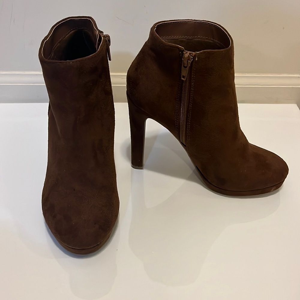 Forever21 Brown suede booties